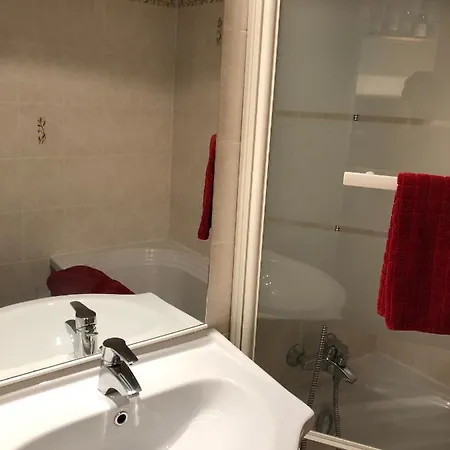 Le Refuge Apartment *